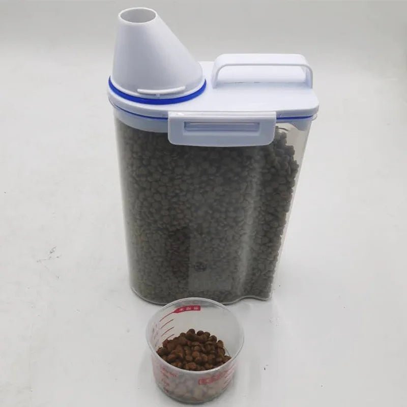 1.5kg/2kg Dog Cat Food Pail Plastic Storage Tank with Measuring Cup Container Moisture - proof Sealed Jar Pet Supplies Accessories - Furbury